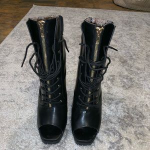 Luchiny open toe combat boot